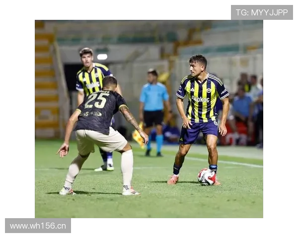 罗马主帅穆里尼奥战术安排引发讨论，球队表现波动与赛季走势面临考验